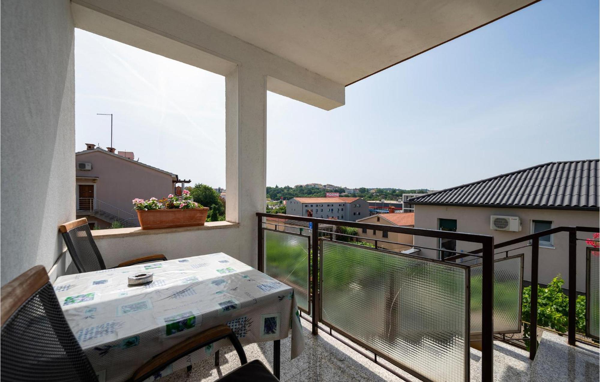 1 Bedroom Cozy Apartment In พูลา ภายนอก รูปภาพ