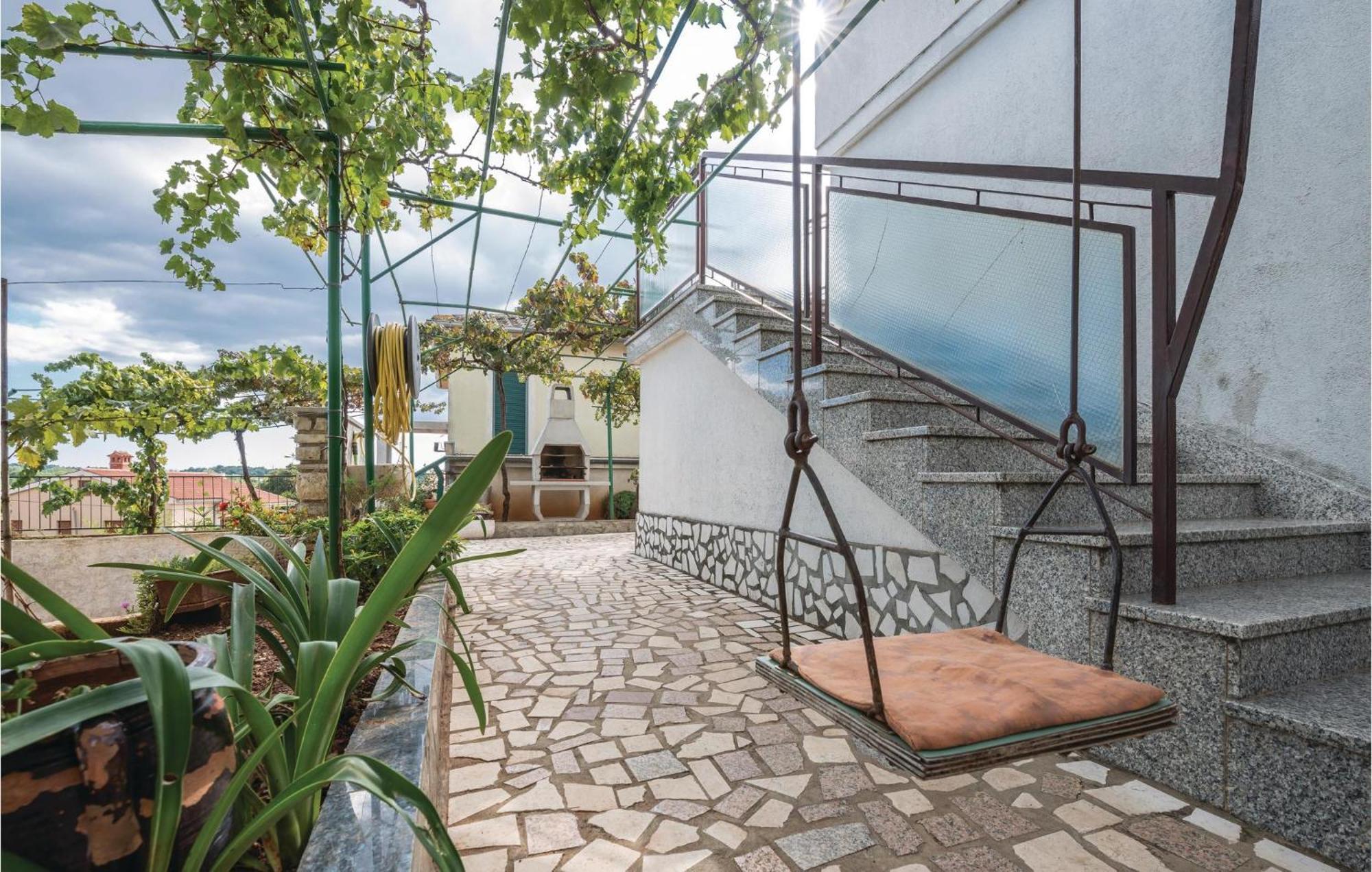 1 Bedroom Cozy Apartment In พูลา ภายนอก รูปภาพ